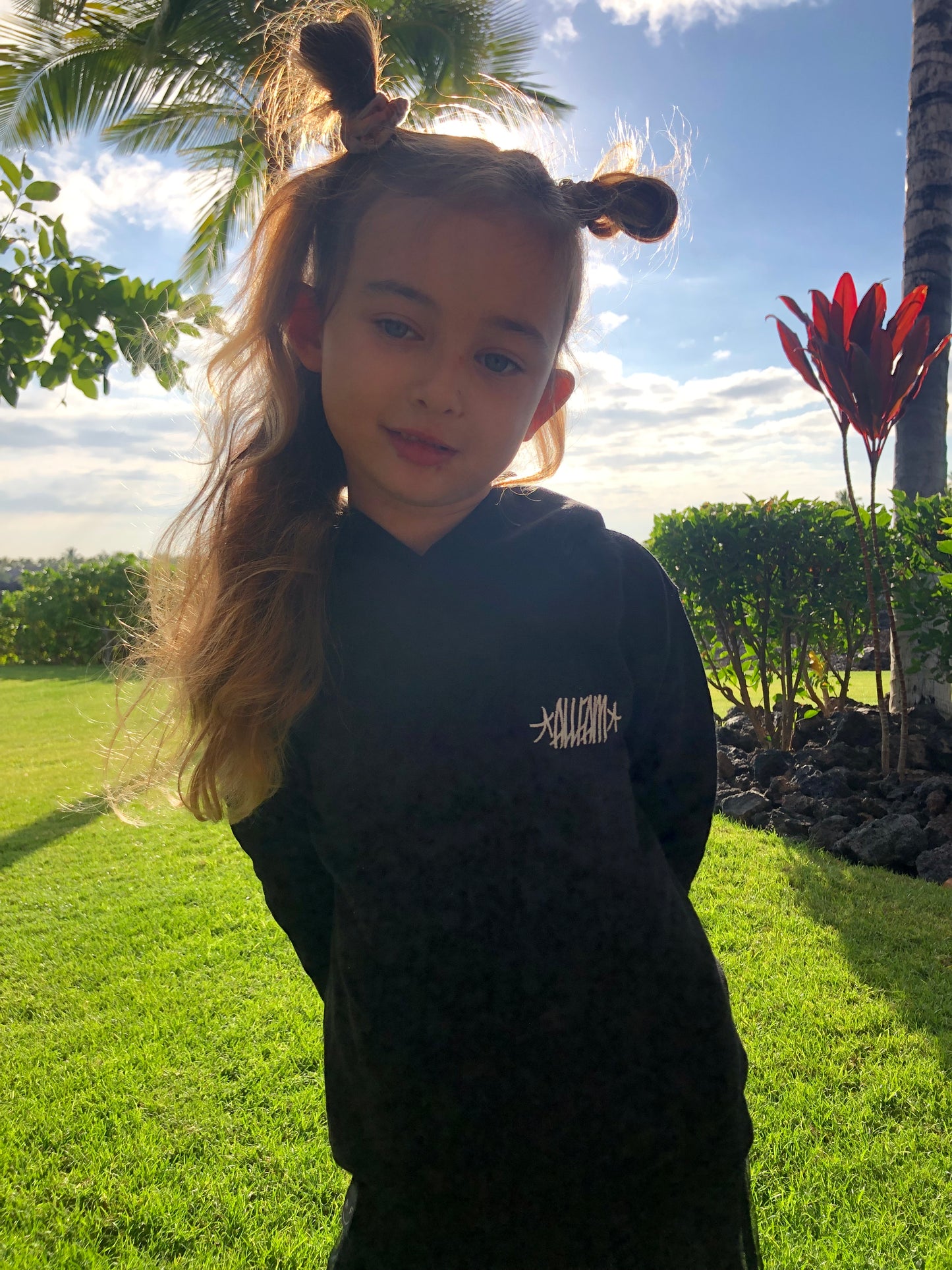 KIDS LILYS HOODIE WHT/BLK (embroidered)